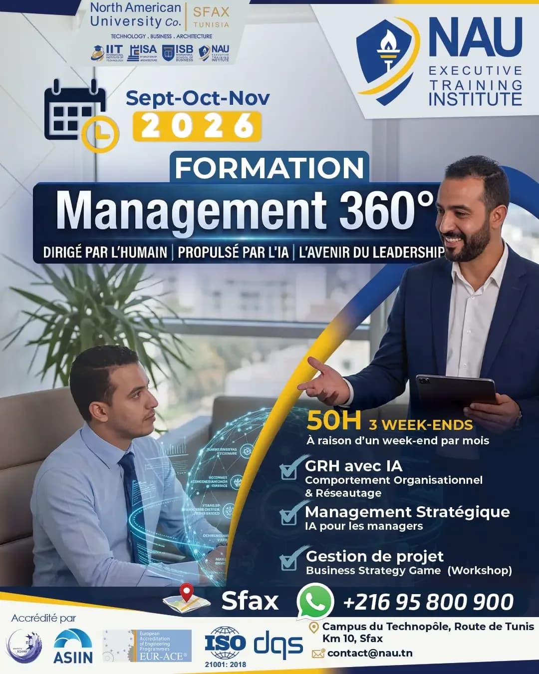 ملصق دورة «Management 360°» من سبتمبر إلى نوفمبر 2026: رجل ببدلة رسمية يحمل جهازًا لوحيًا ويخاطب رجلًا جالسًا؛ 50 ساعة على 3 عطل نهاية أسبوع، مع محاور إدارة الموارد البشرية بالذكاء الاصطناعي والإدارة الاستراتيجية وإدارة المشاريع